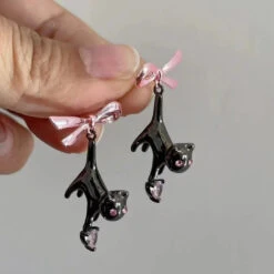Dangling Kitten Earrings -Clothing Discount Store dangling kitten earrings dangling kitten earrings cats dangle 590