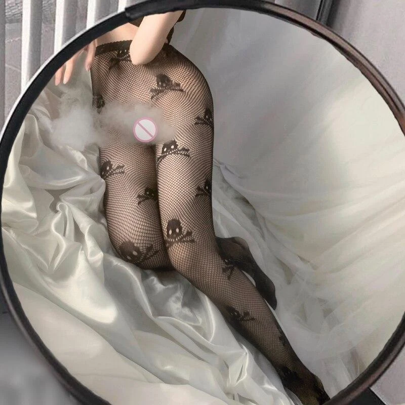 Skull Fishnet Stockings 5 Skull Fishnet Stockings - Image 3